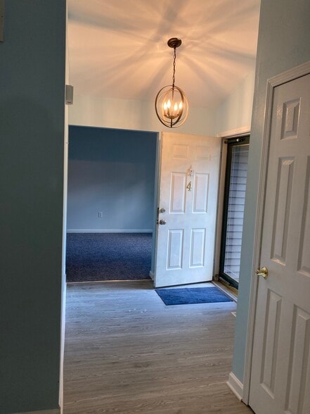 Building Photo - 4 Stanwood Ct