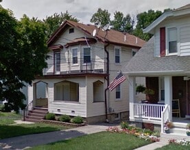 Building Photo - Lysle