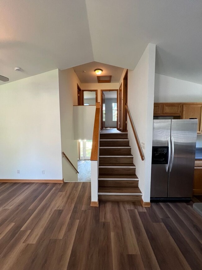 Building Photo - Charming Tri-level In Bristol - Lake George