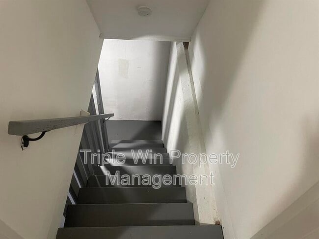 Building Photo - 1901 Eagle Dr