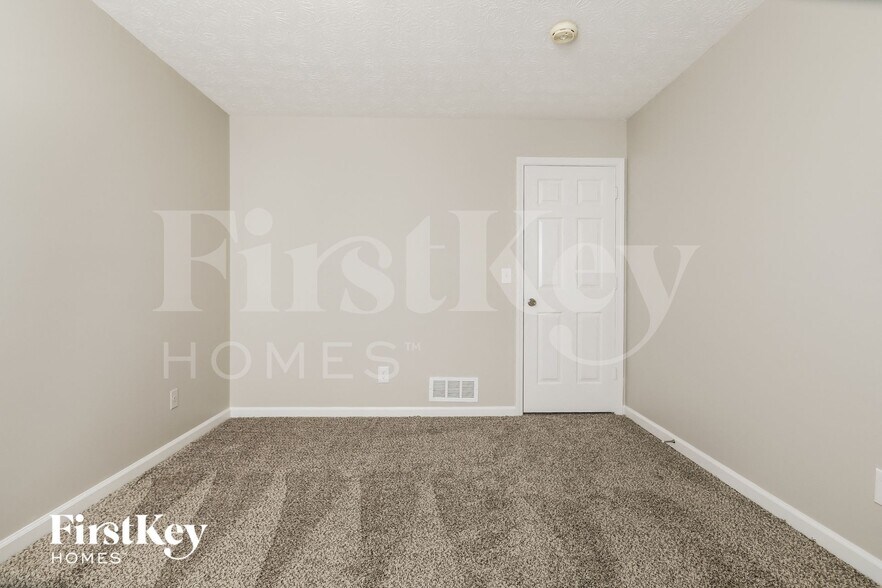 Building Photo - 331 Crescentview Ct