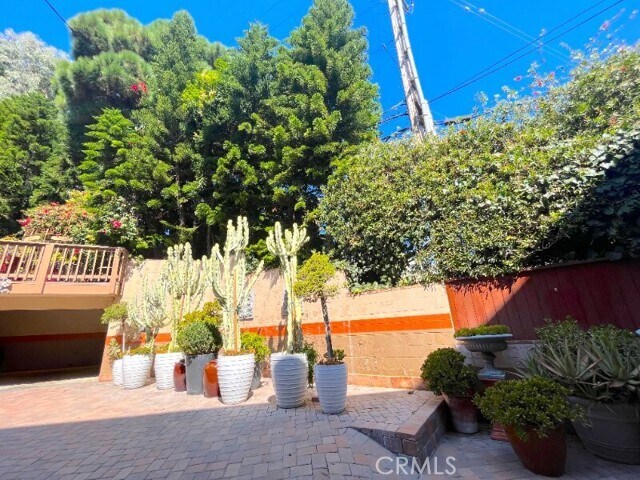 Building Photo - 100 Cliff Dr