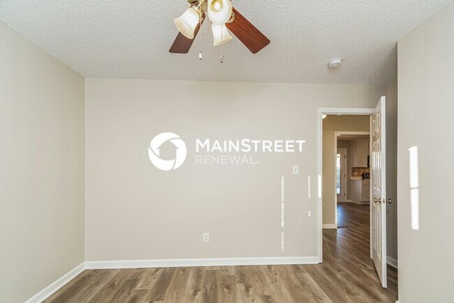 Building Photo - 3 Bedroom Pet-Friendly Home in Raleigh, NC with Main Street Renewal