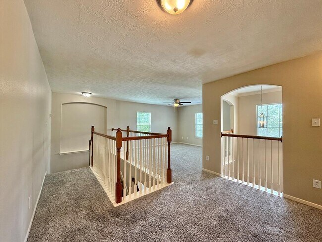 Building Photo - 25314 Oak Knot Dr