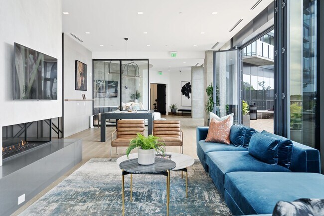 Building Photo - Premier Penthouse Suite at Seven 88 West Midtown-