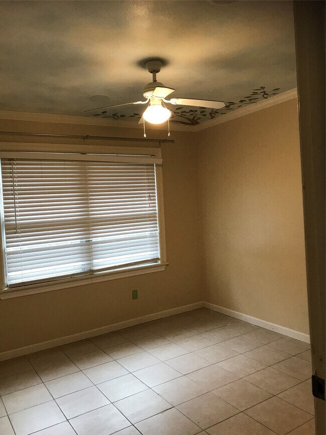 Building Photo - 8615 Ferris Dr