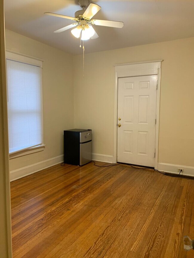 Building Photo - 372 Bucoto Ct