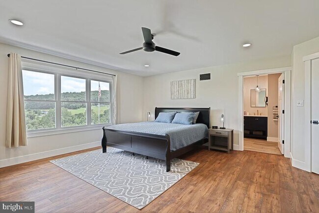 Building Photo - 790 Bendersville Wenksville Rd