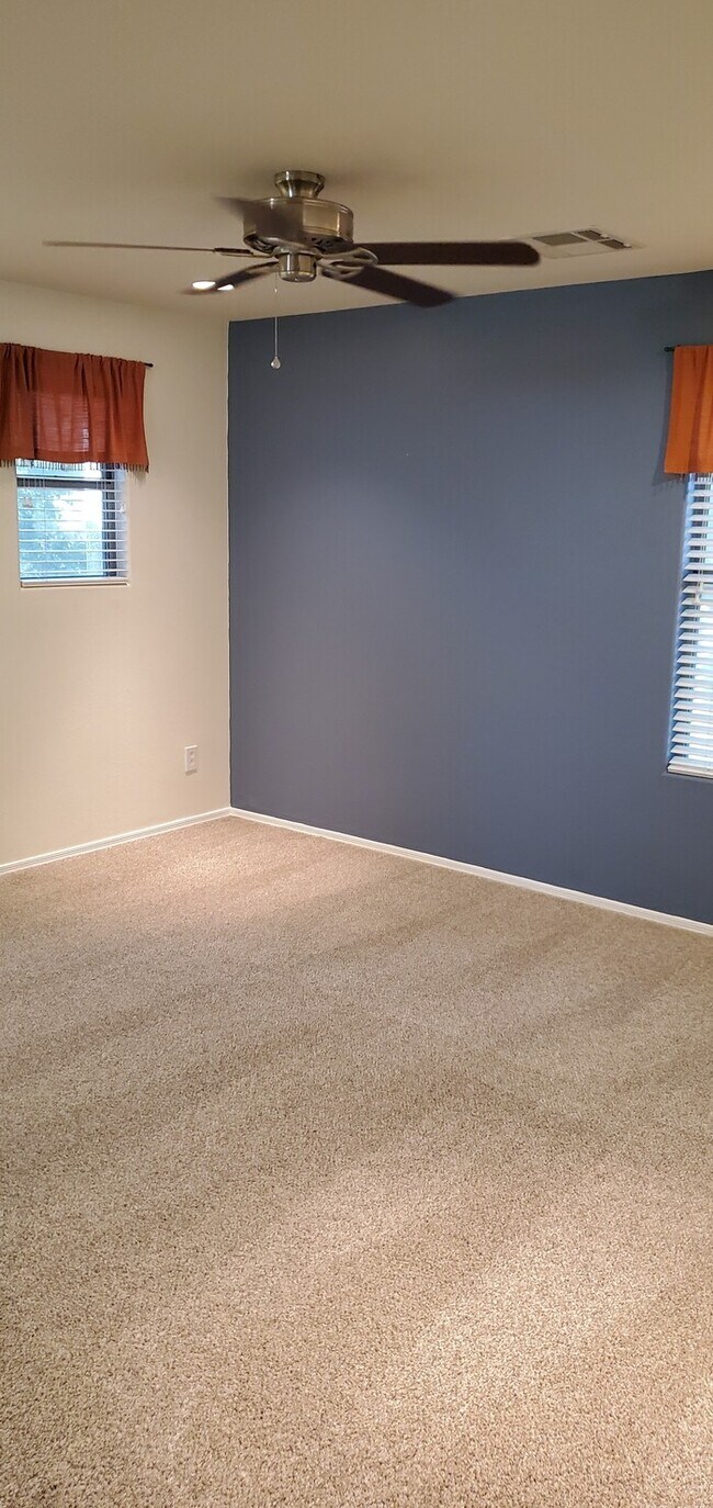 Building Photo - Beautiful 4-Bedroom Home For Rent in Queen...