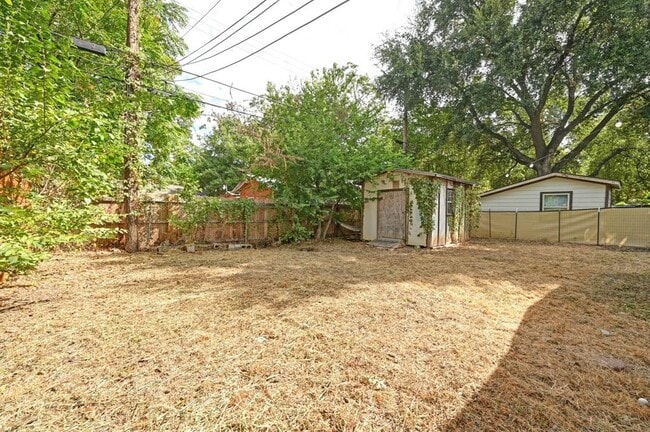 Building Photo - 1706 Riverview St