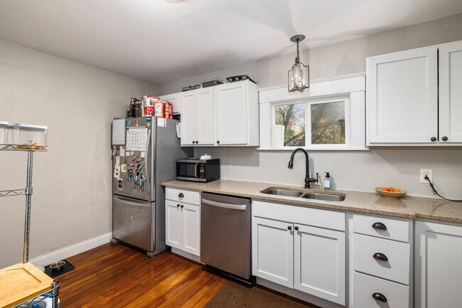 Building Photo - 1114 Fulton St E