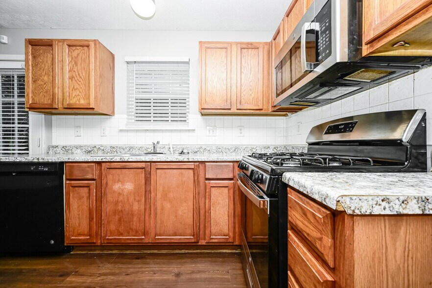 Building Photo - 4107 Shoreside Cir SW