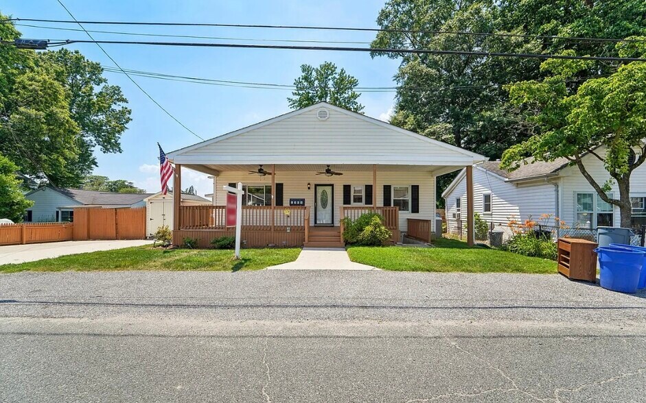 Primary Photo - 1306 Third Rd