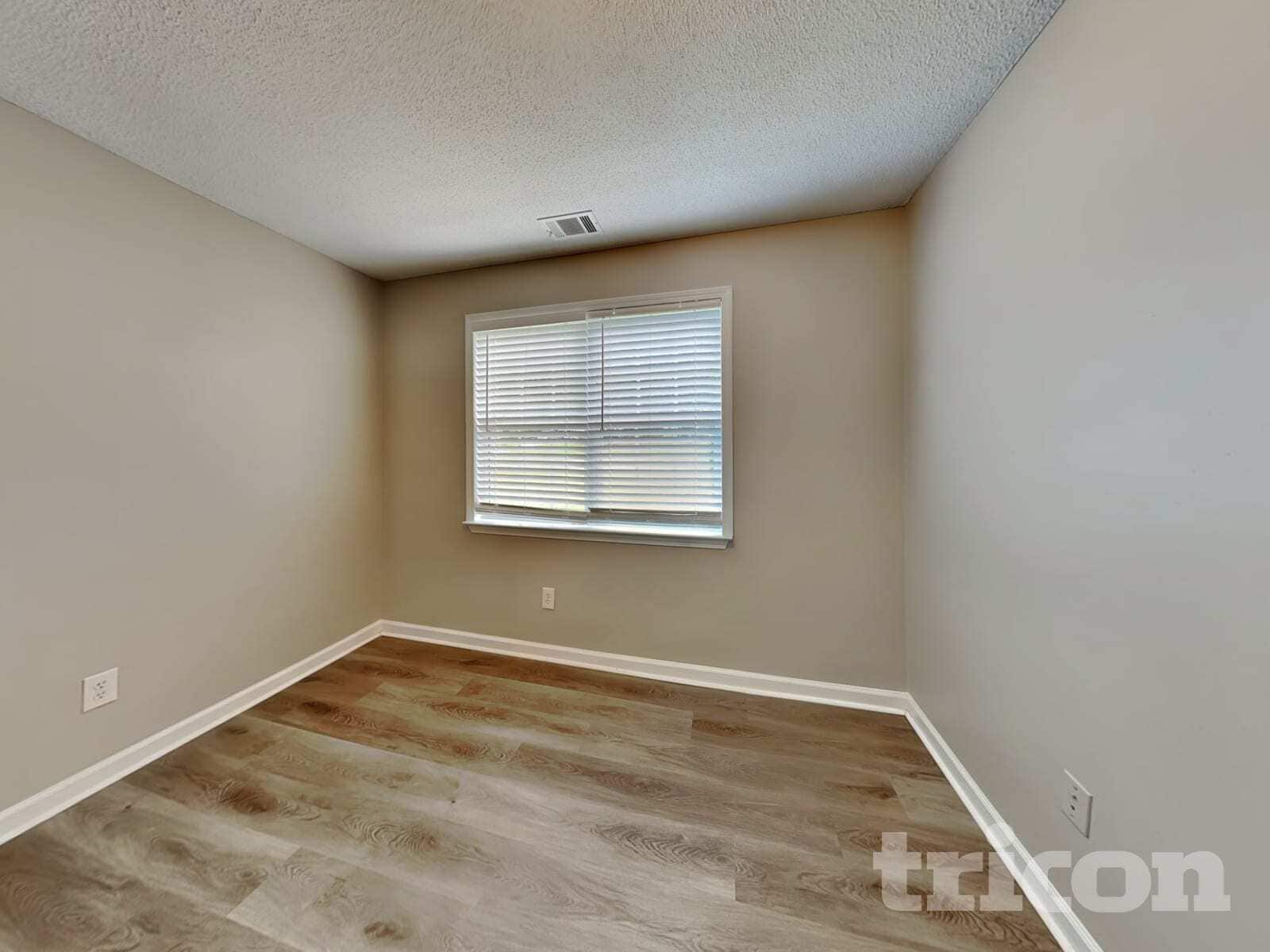 Building Photo - 207 Crystal Ct