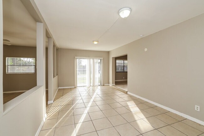 Building Photo - 4307 Brooks Ave