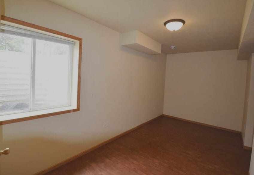 Building Photo - 422 N Tratt St
