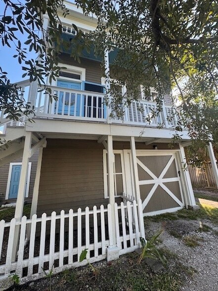 Building Photo - 610 14th St