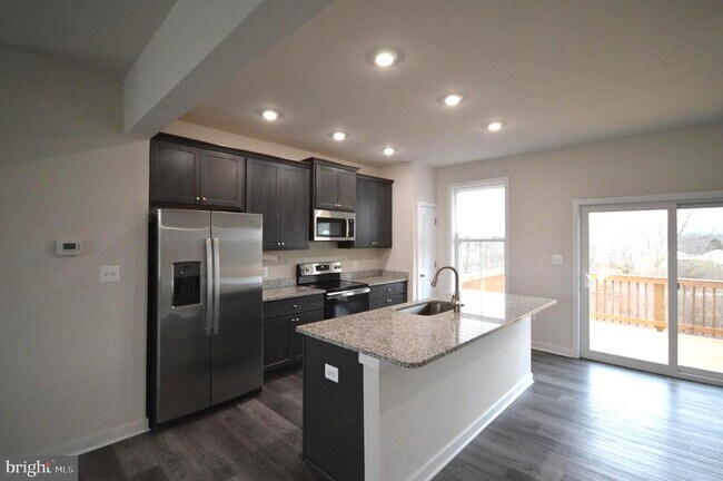 Primary Photo - 44 Marineris Cir