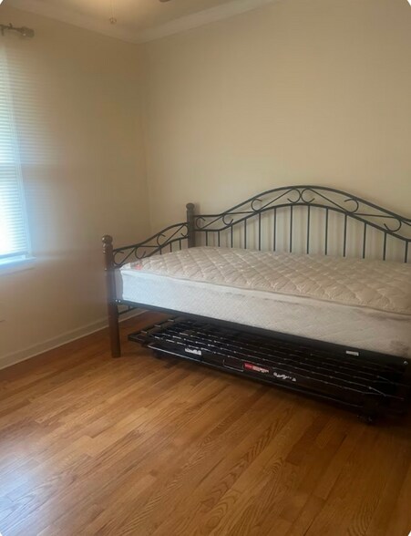 Building Photo - 12000 Surrey Cir Dr