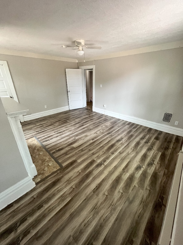 Building Photo - 1403 5th Ave