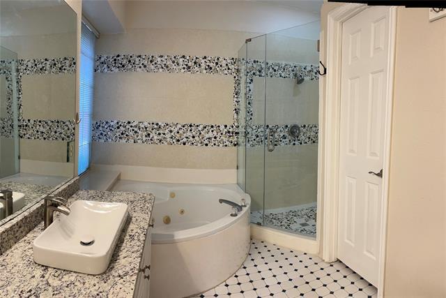 Building Photo - 9005 Crown Point Cir