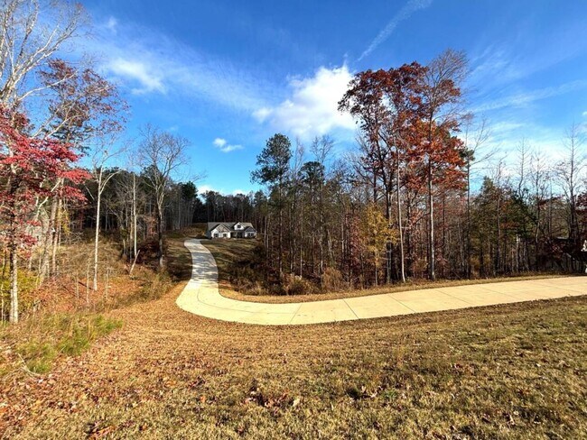 Building Photo - 55 Hawthorn Ln