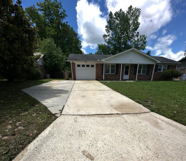 Building Photo - 1015 Routon Dr SW