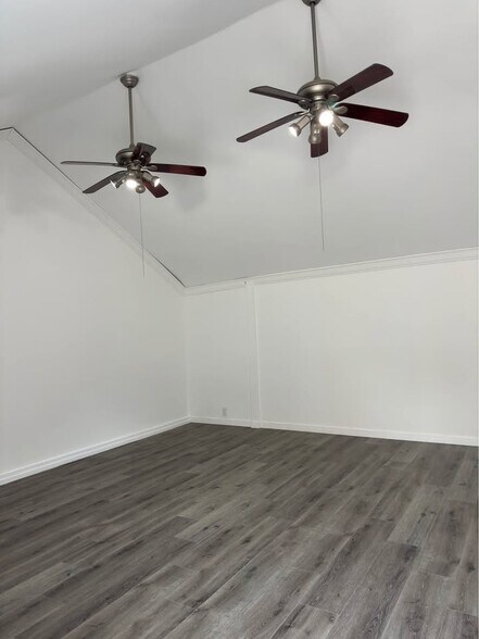 Building Photo - 8960 Helms Pl