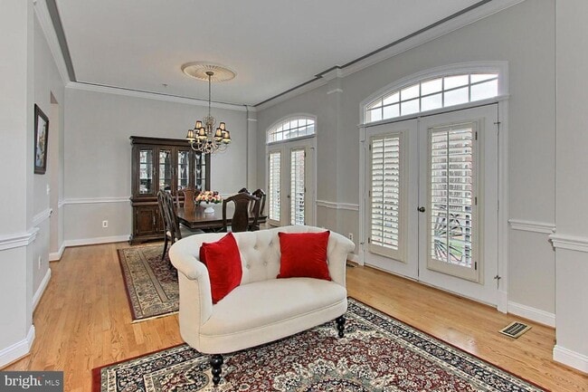 Building Photo - 5238 Bessley Pl