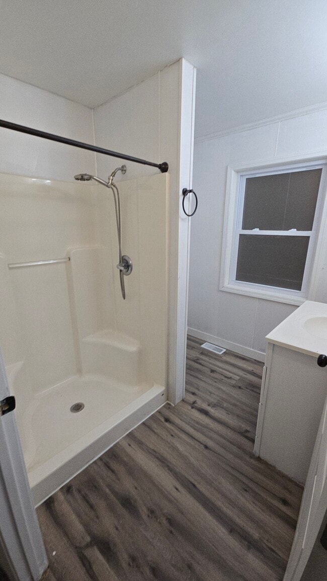 Building Photo - 201 Mcleansboro St