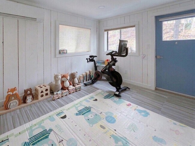 Building Photo - 27 Rockville Ave