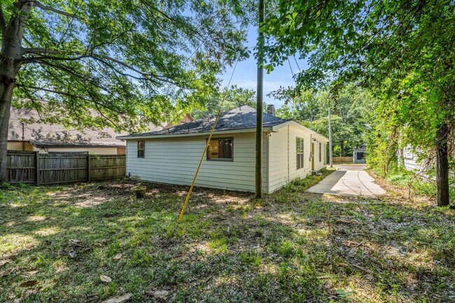 Building Photo - Renovated 3 Bedroom 3.5 Bath Home for Rent!