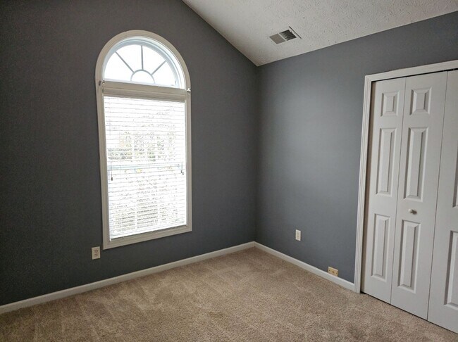 Building Photo - Well Kept Union City Home, 3BR, 2BA