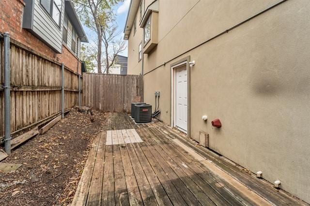 Building Photo - 2203 N Carroll Ave