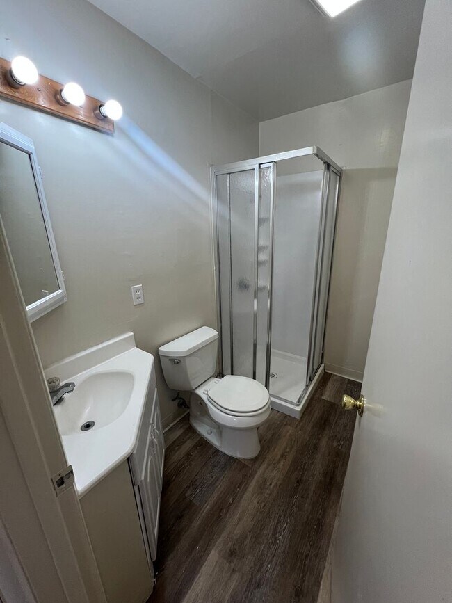 Building Photo - 150 Mt Rose St