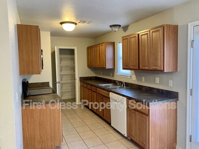 Building Photo - 4317 SE 87th St