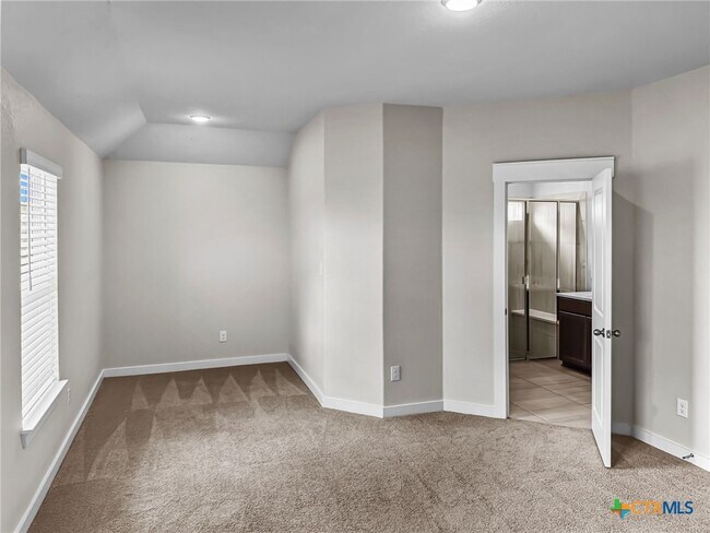 Building Photo - 916 Gray Cloud Dr