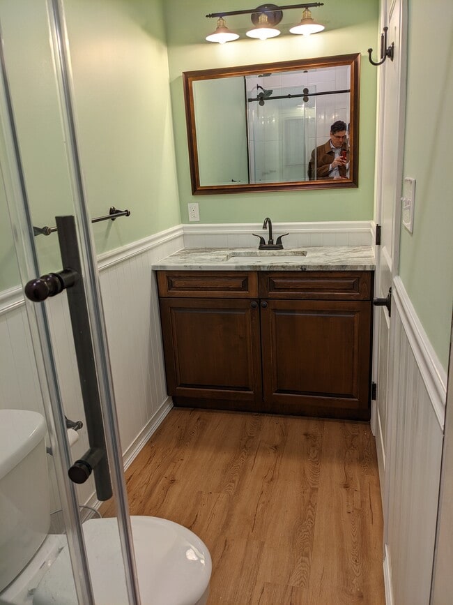 Master Bathroom - 225 W Pastorius St