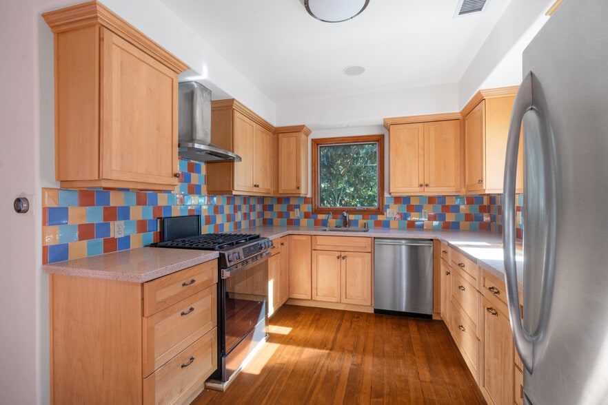 Building Photo - 3705 Fredonia Dr