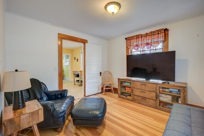 Building Photo - 37 Cranmore Rd