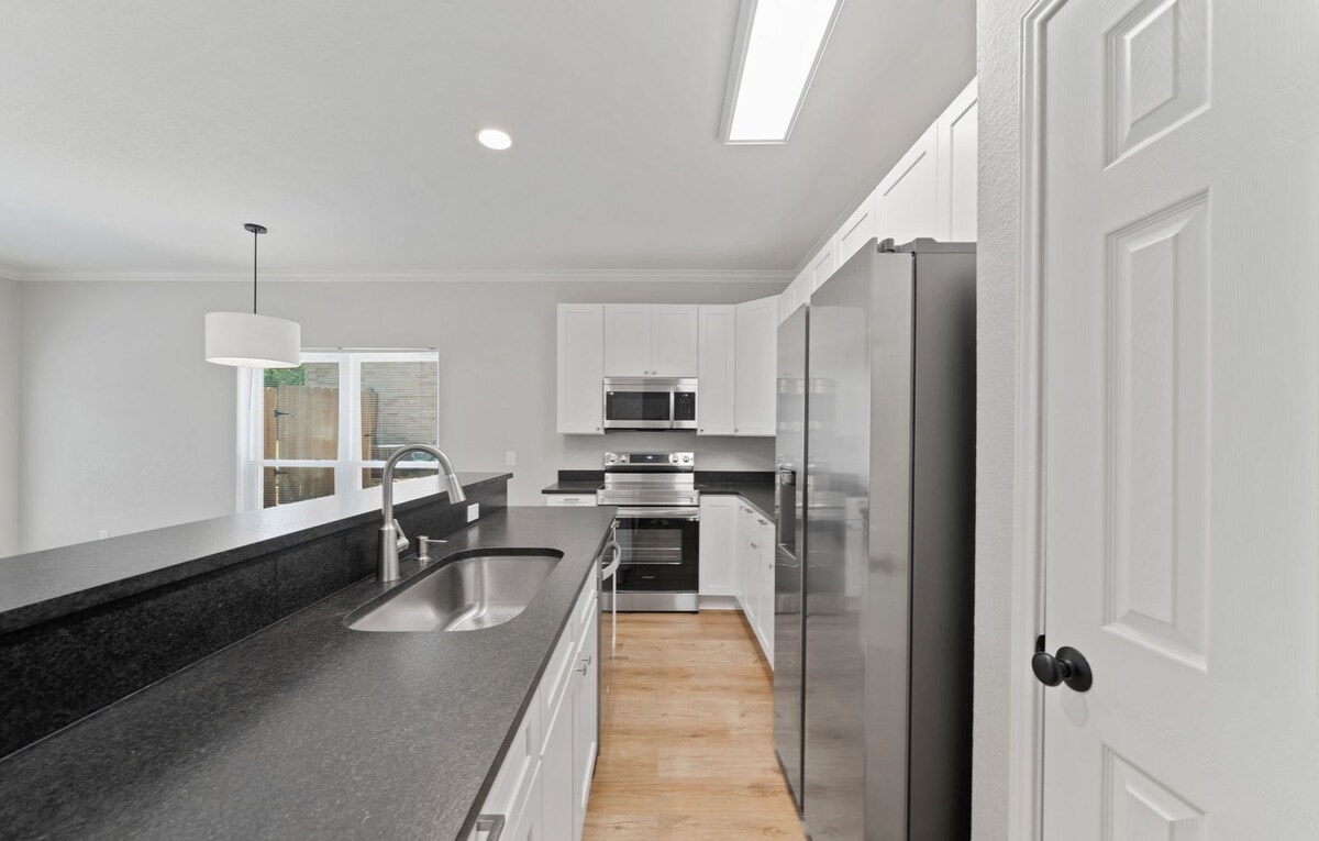 Building Photo - 521 Clearfield Dr
