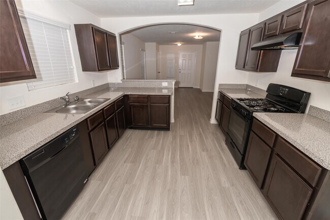 Building Photo - 5535 Plantation Forest Dr