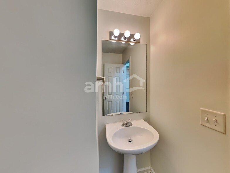 Building Photo - 1015 Patmore Ln