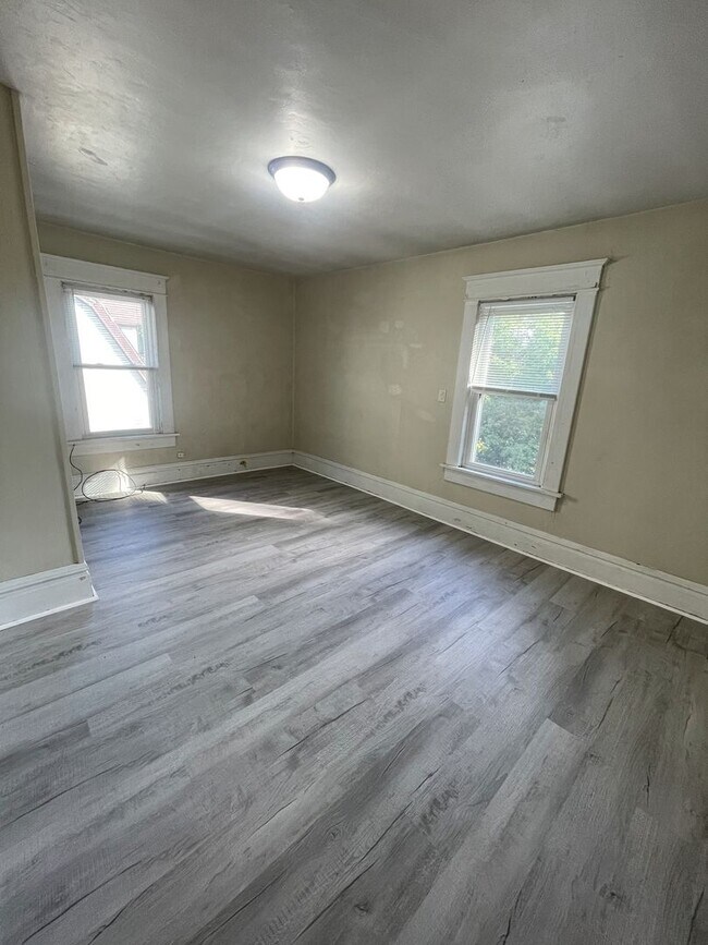 Building Photo - 509 High Ave