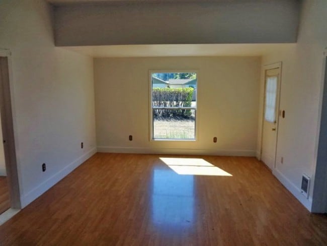 Building Photo - Hayden Bridge 3 bedroom, 1 bath