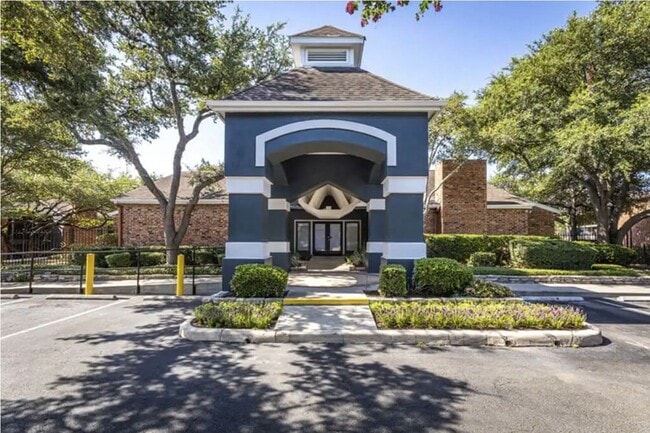 Building Photo - 2170 Thousand Oaks Dr