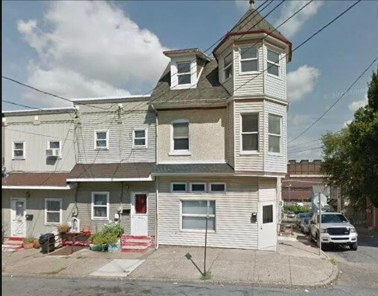 Primary Photo - 1137 E 3rd St
