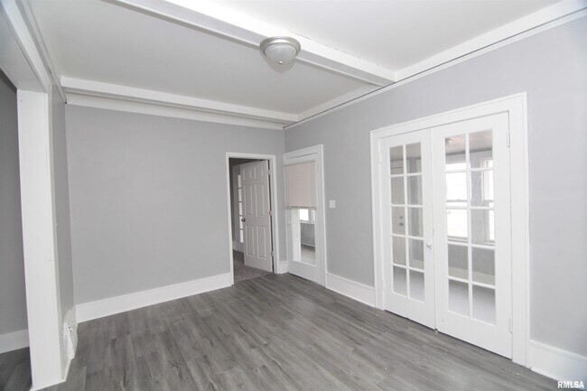 Building Photo - 1124 18th Ave