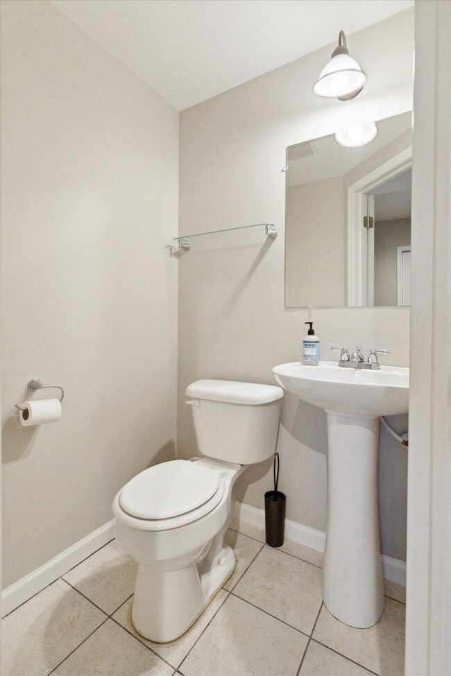 Building Photo - 3B/4B Townhome in Phoenixville!