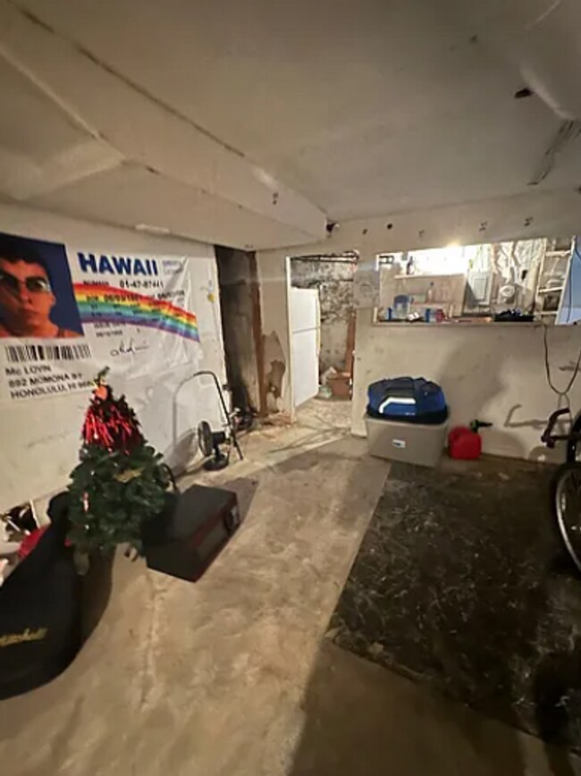 Building Photo - 5 Bedroom House Available Next to UC Campus